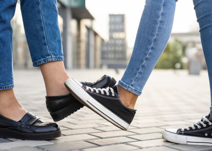 What to wear with black sneakers Men's: 70 Outfits that match black sneakers